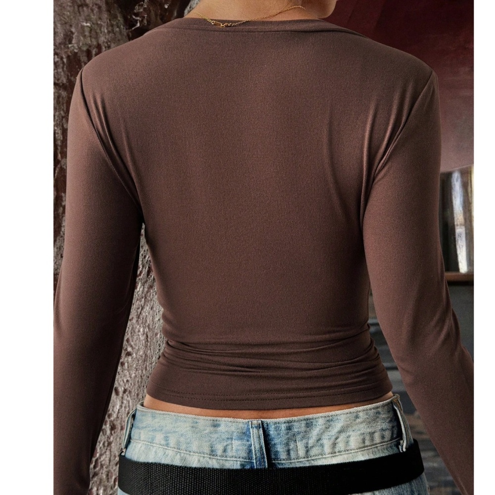Solid V neck Long Sleeve Stretchy Fitted Top - Picture 4 of 9
